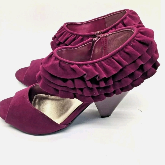 Qupid Shoes - NEW! QUPID DANGER  PEEP TOE RUFFLE TRIM ANKLE STRAP BLOCK HEELS PLUM
